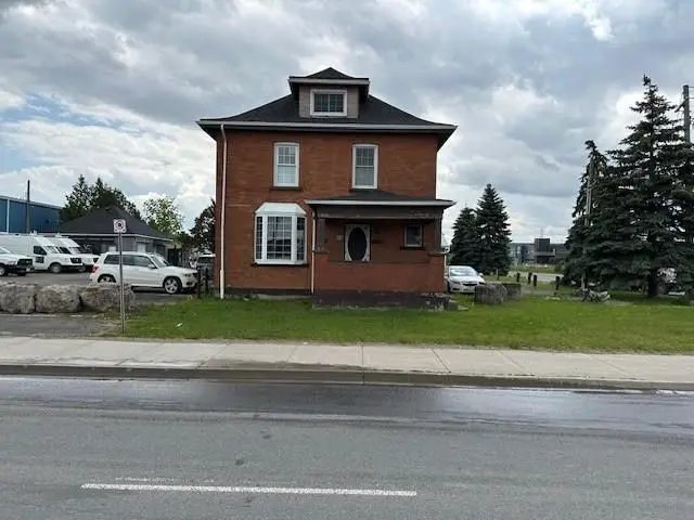 1360 Rymal RD E, Hamilton, ON L8W 3N1