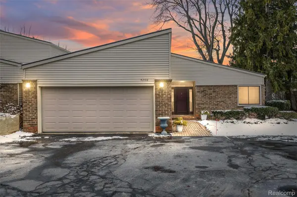 4260 Wabeek Lake DR S, West Bloomfield Charter Township, MI 48302