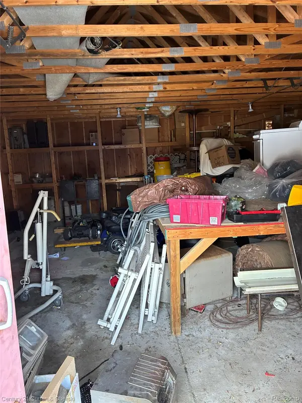 1413 Gratiot AVE, Saginaw, MI 48602