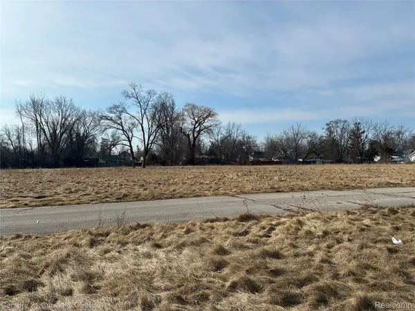 1413 Gratiot AVE, Saginaw, MI 48602