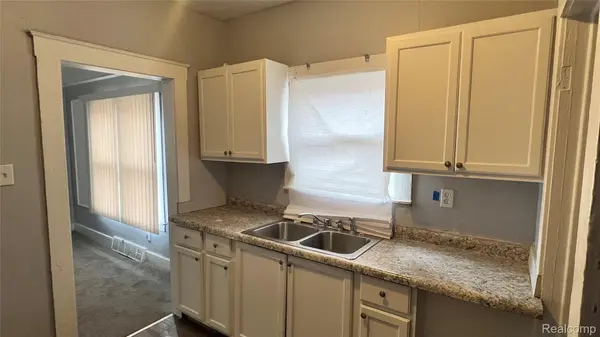 14208 Winthrop ST, Detroit, MI 48227