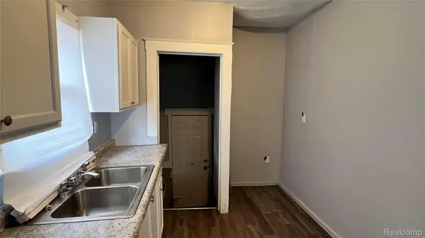 14208 Winthrop ST, Detroit, MI 48227