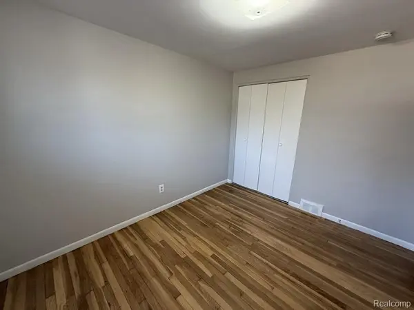 29264 Tessmer CT, Madison Heights, MI 48071