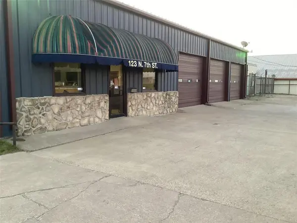 123 N 7th Street, Corsicana, TX 75110