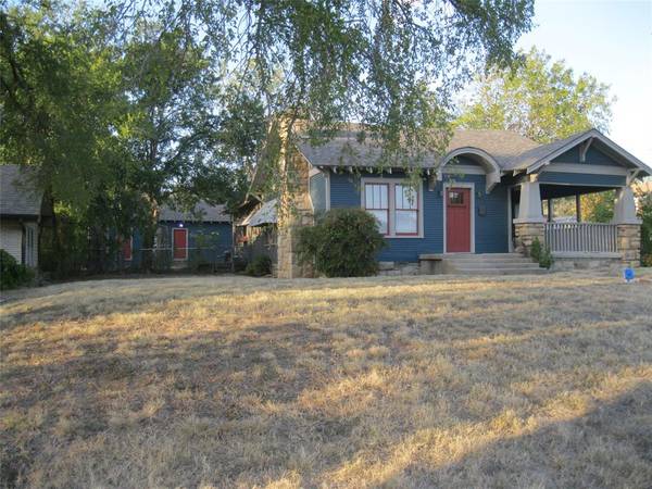 1010 E Lindsey Street,  Breckenridge,  TX 76424