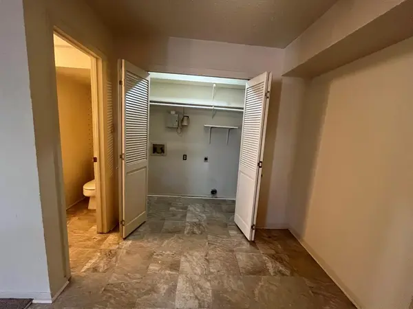 5454 Financial Plaza #3-C, Shreveport, LA 71129