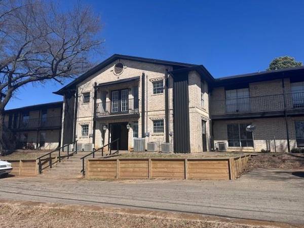 2903 Clarksville Street #104, Paris, TX 75460