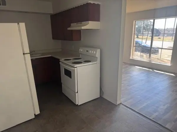 2903 Clarksville Street #104, Paris, TX 75460