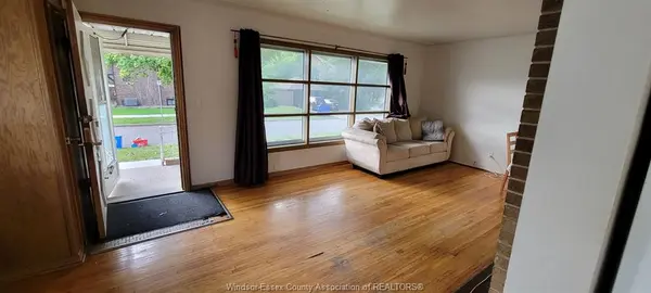 3006 Alexander Avenue, Windsor, ON N9R 1G5
