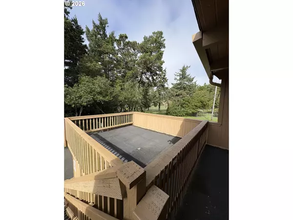 Florence, OR 97439,1260 10TH ST ##11