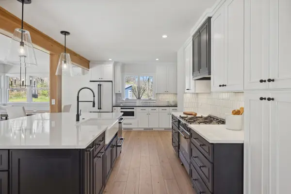 101 Carl DR NE, Ada Twp, MI 49301