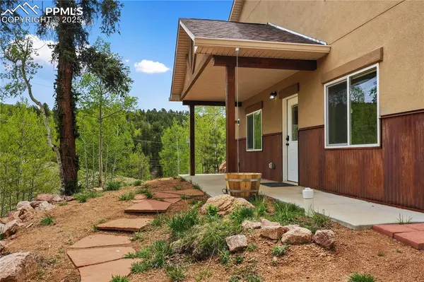 621 Yorktown RD, Cripple Creek, CO 80813