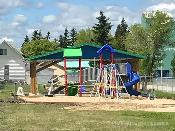 9 PARK AVE (48 AVE), Mayerthorpe, AB T0E 1N0