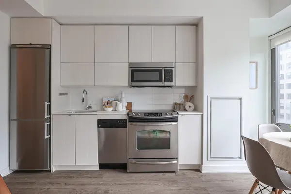 32 Camden ST #711, Toronto C01, ON M5V 0G4