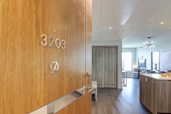 95 Mcmahon DR S #3203, Toronto C15, ON M2K 0H2