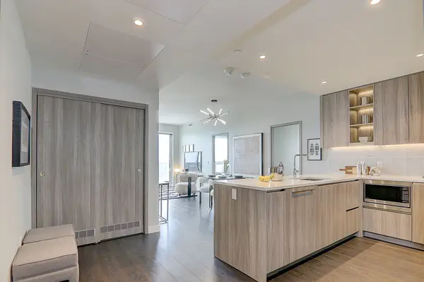 95 Mcmahon DR S #3203, Toronto C15, ON M2K 0H2