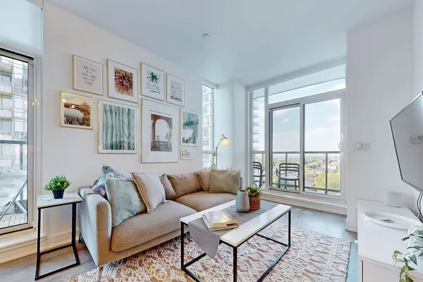 1486 Bathurst ST #907, Toronto C03, ON M5P 3G9