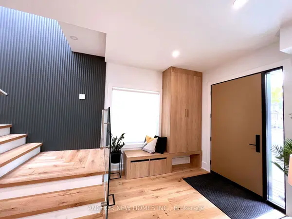 257 Chisholm AVE, Toronto E03, ON M4C 4W5