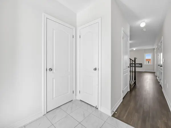 10 Wayne Allison DR, Georgina, ON L0E 1R0