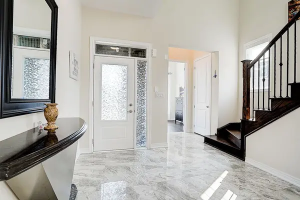 21 Dorothy Caine CRES, Georgina, ON L4P 0S6