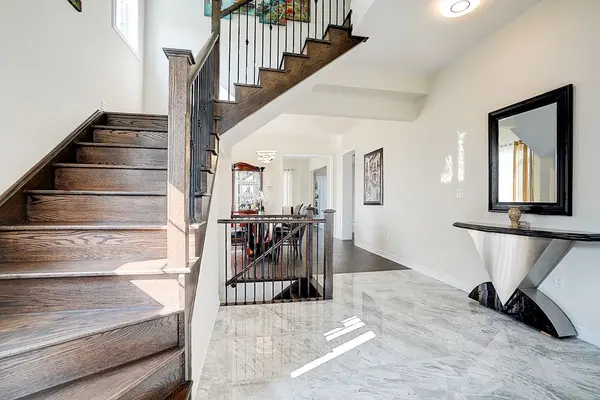 21 Dorothy Caine CRES, Georgina, ON L4P 0S6