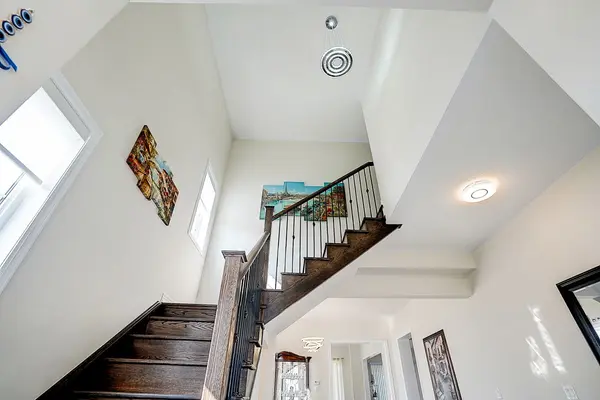 21 Dorothy Caine CRES, Georgina, ON L4P 0S6