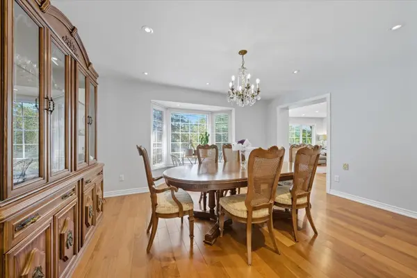 3815 King RD, King, ON L7B 1K4