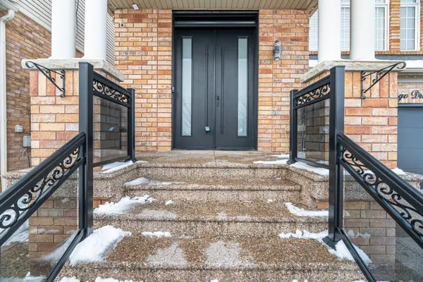 194 Fandango DR, Brampton, ON L6X 0L3