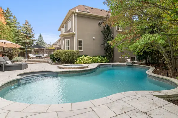 493 Berkley CT, Oakville, ON L6H 6Y9