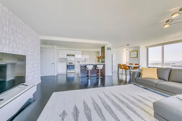 2045 Lake Shore BLVD W #1607, Toronto W06, ON M8V 2Z6