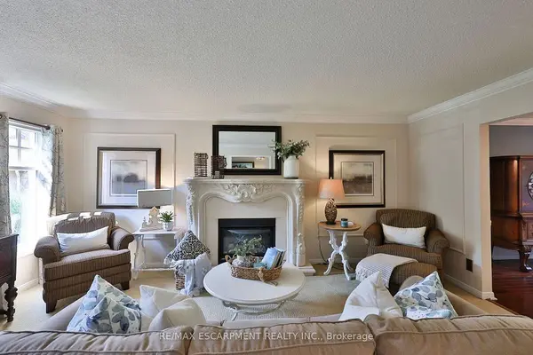 3555 Kingbird CT, Mississauga, ON L5L 2P9