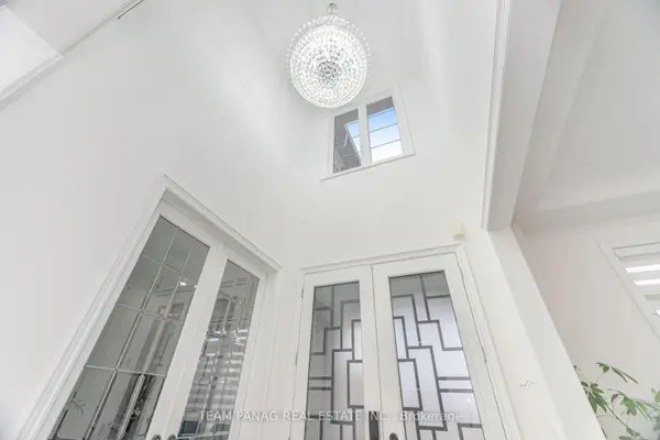 26 Snaresbrook CRES, Brampton, ON L6P 4G7