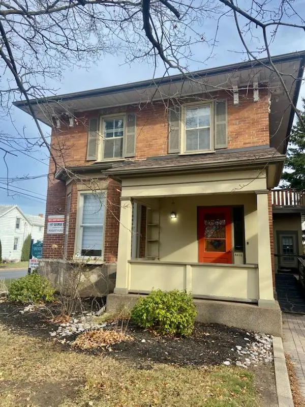 104 LOCK ST #SECOND FLOOR APARTMENT, Peterborough, ON K9J 2Y4