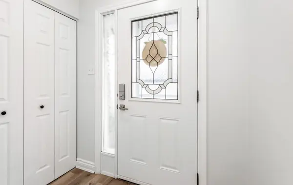 16 Bankside DR, Kitchener, ON N2N 3C9