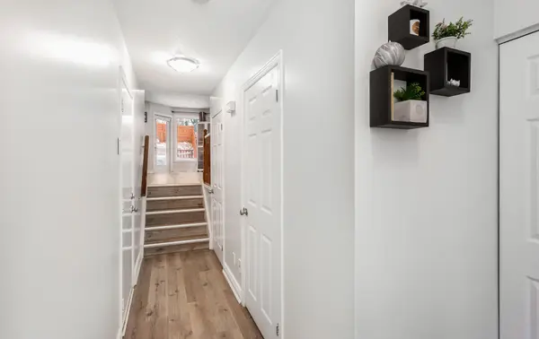 16 Bankside DR, Kitchener, ON N2N 3C9