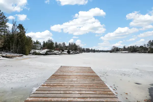 21 Stanley RD, Kawartha Lakes, ON K0M 2T0