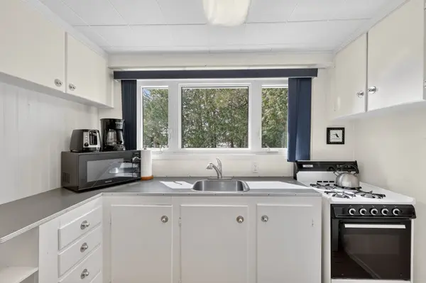 21 Stanley RD, Kawartha Lakes, ON K0M 2T0