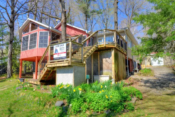 476 Hungry Bay RD E, Georgian Bay, ON L0K 1S0