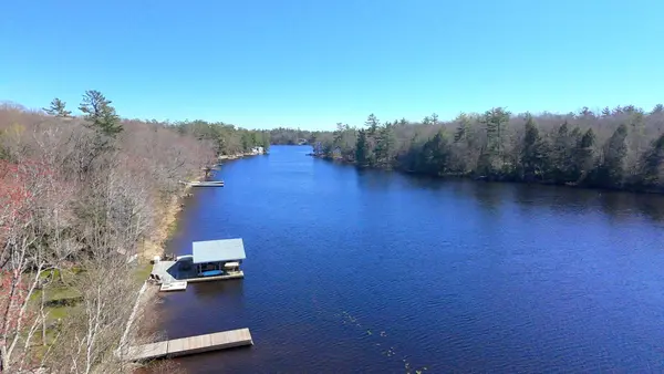 476 Hungry Bay RD E, Georgian Bay, ON L0K 1S0