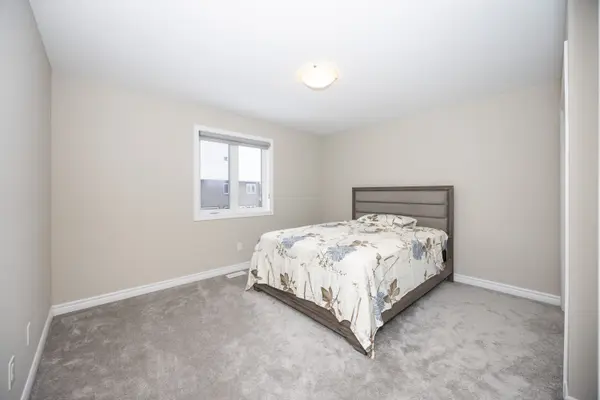 116 Helen Rapp WAY, Blossom Park - Airport And Area, ON K1T 0N4