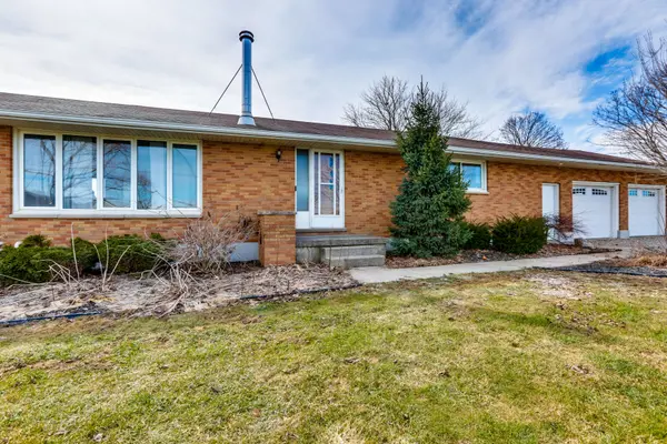 7979 Lasalle Line, Brooke-alvinston, ON N0M 2S0