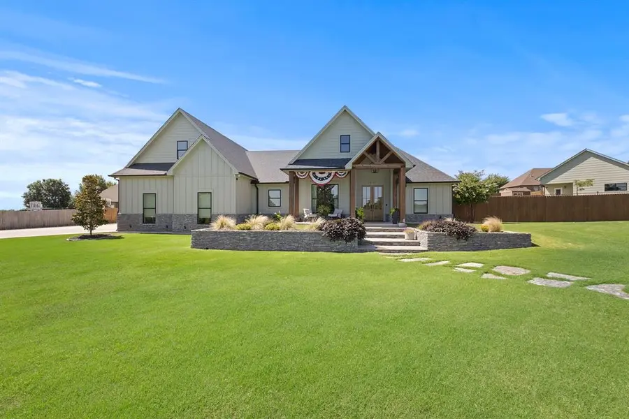 1611 N Mason Street, Bowie, TX 76230