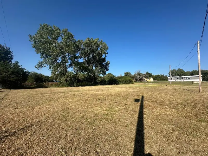 240 First Street, Oak Ridge, TX 76240