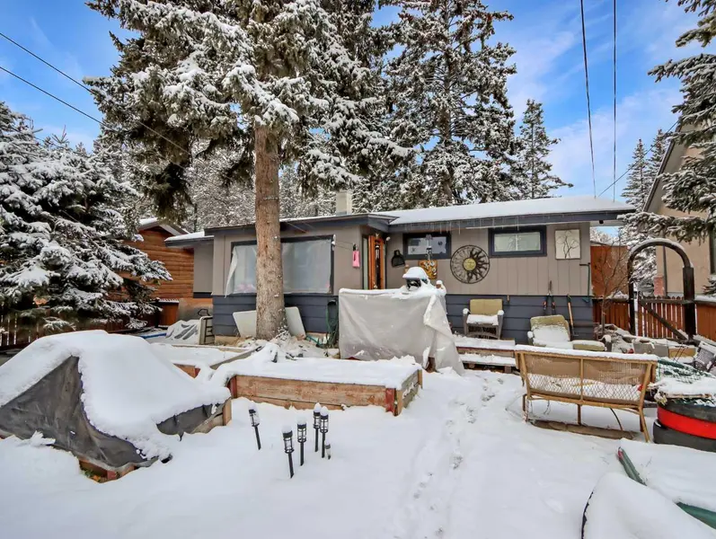 813 13th ST, Canmore, AB T1W1W5