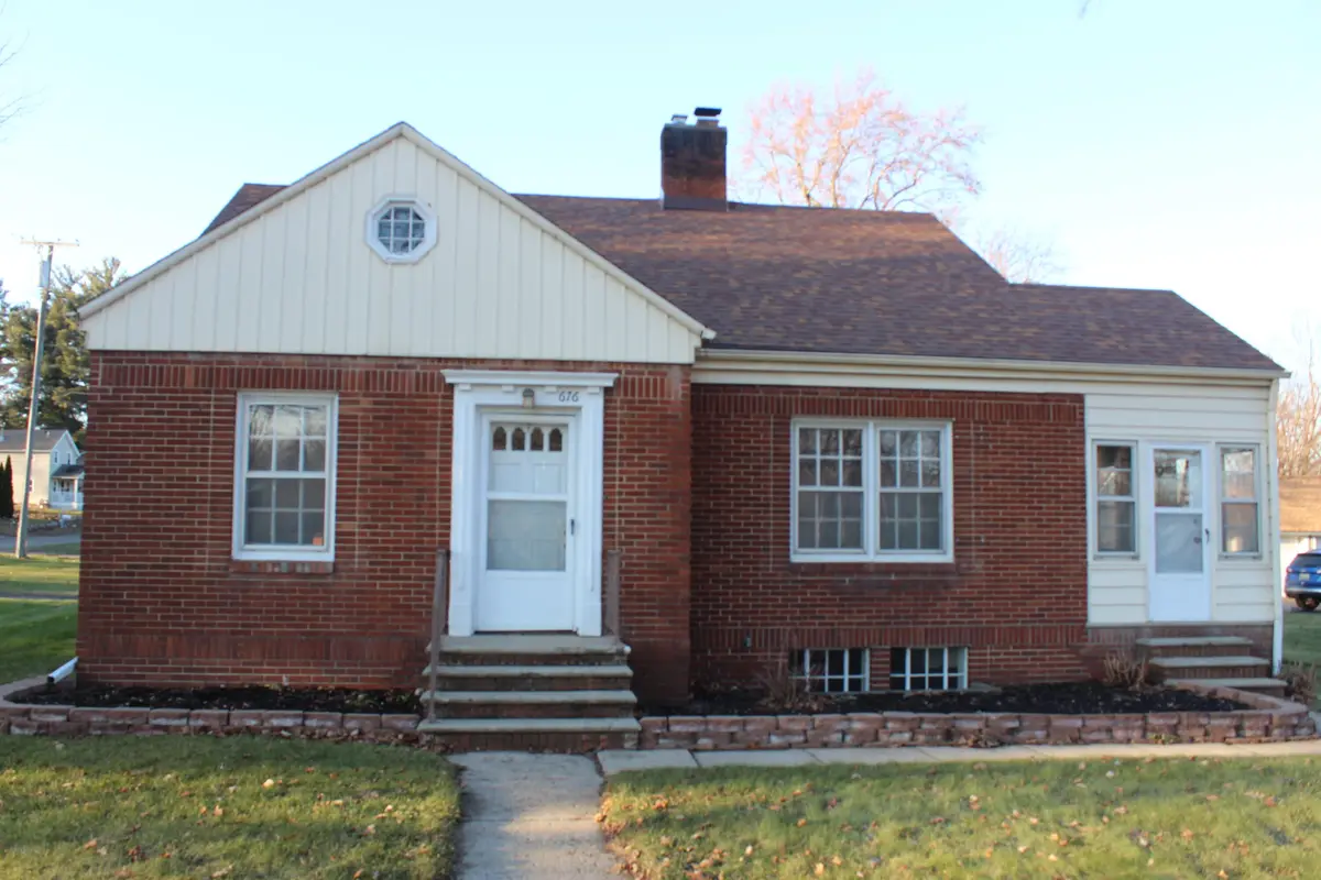 676 W Michigan AVE, Saline City, MI 48176