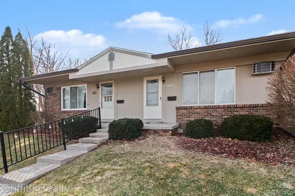 25231 Potomac DR #2, South Lyon, MI 48178
