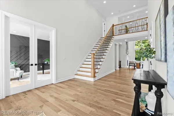 32534 Sanctuary CT, Farmington Hills, MI 48336