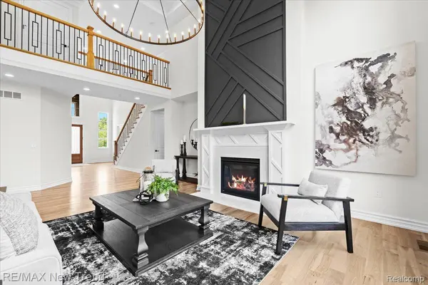 32534 Sanctuary CT, Farmington Hills, MI 48336