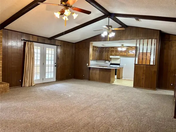 64 Farm Road 2121, Paris, TX 75462