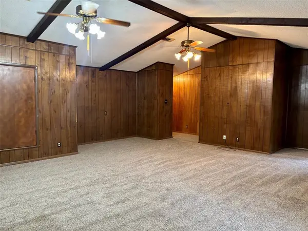 64 Farm Road 2121, Paris, TX 75462